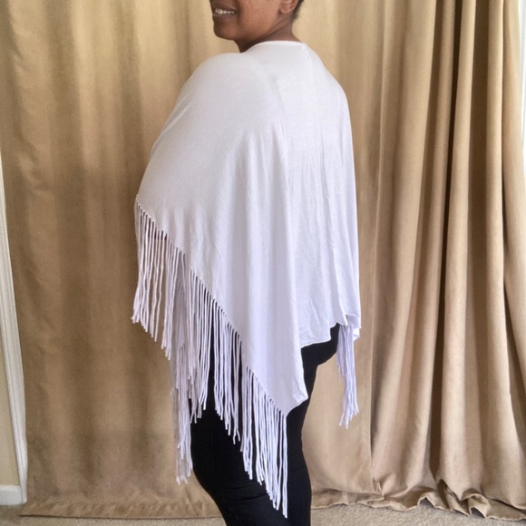 Fringe Poncho, White, size 1X - Picture 4 of 7
